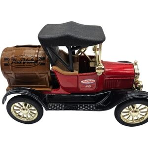 ERTL 1918 Ford Model-T Runabout Barrel Bank with Box